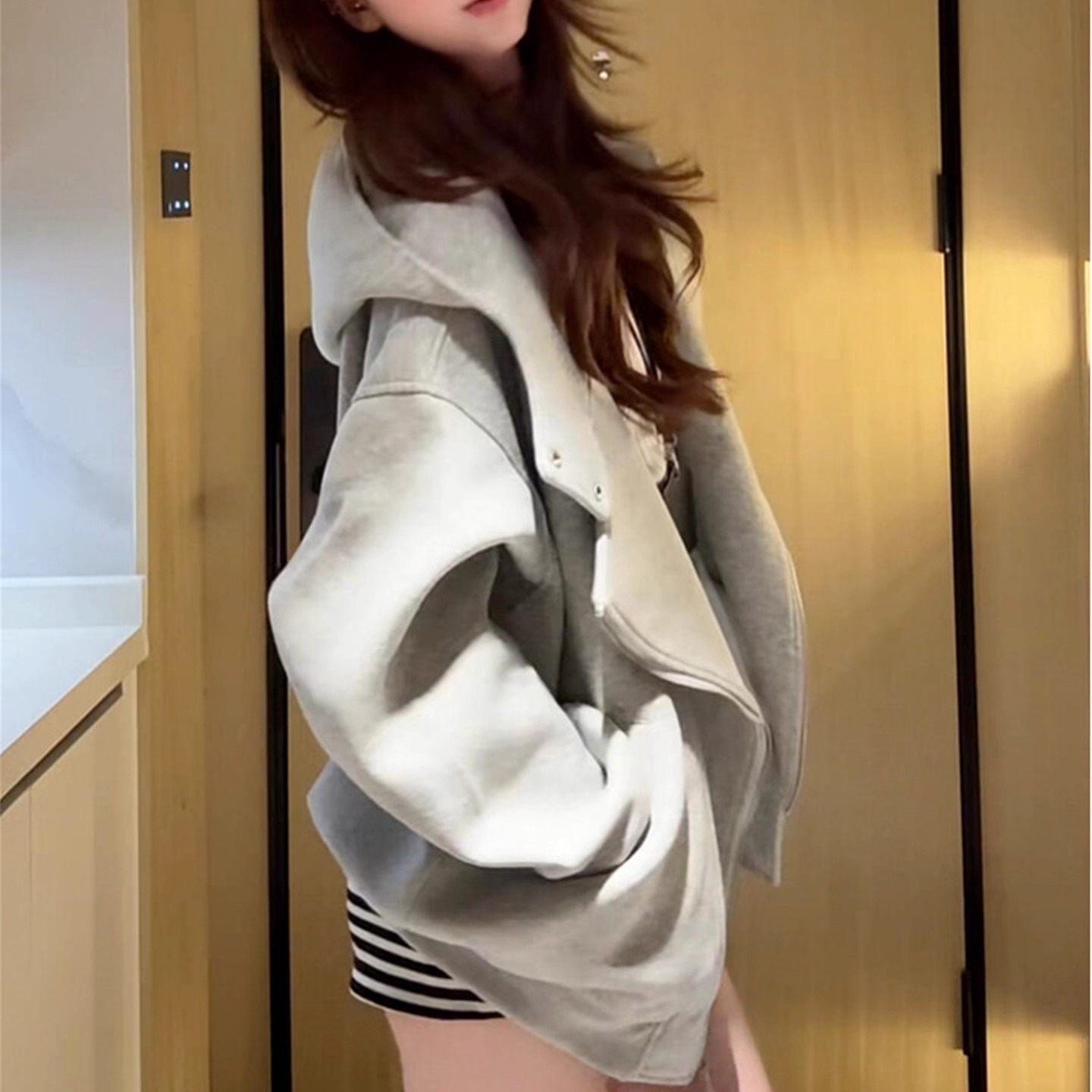 灰色连帽卫衣开衫外套女秋冬新款