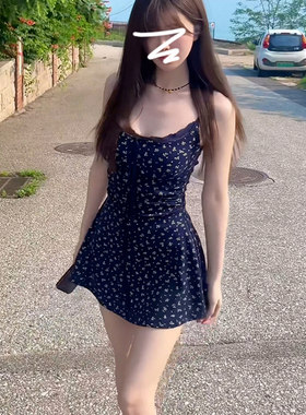 碎花吊带裙收腰连衣裙女2025夏季