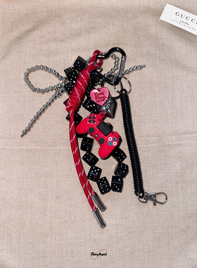 原创骰子可玩游戏机miu风包包挂件手链挂饰蓝紫色蝴蝶结金属混搭