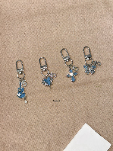 牛仔风吉他蝴蝶液体爱心金属感手机壳挂饰耳机壳挂件钥匙扣复古