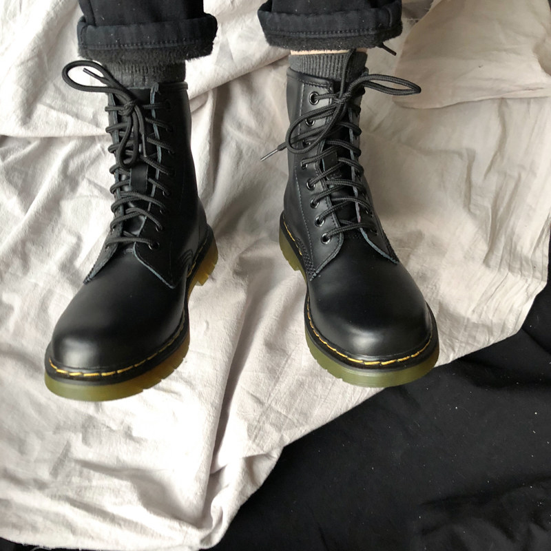 alke八孔纯色复古风情侣款马丁靴