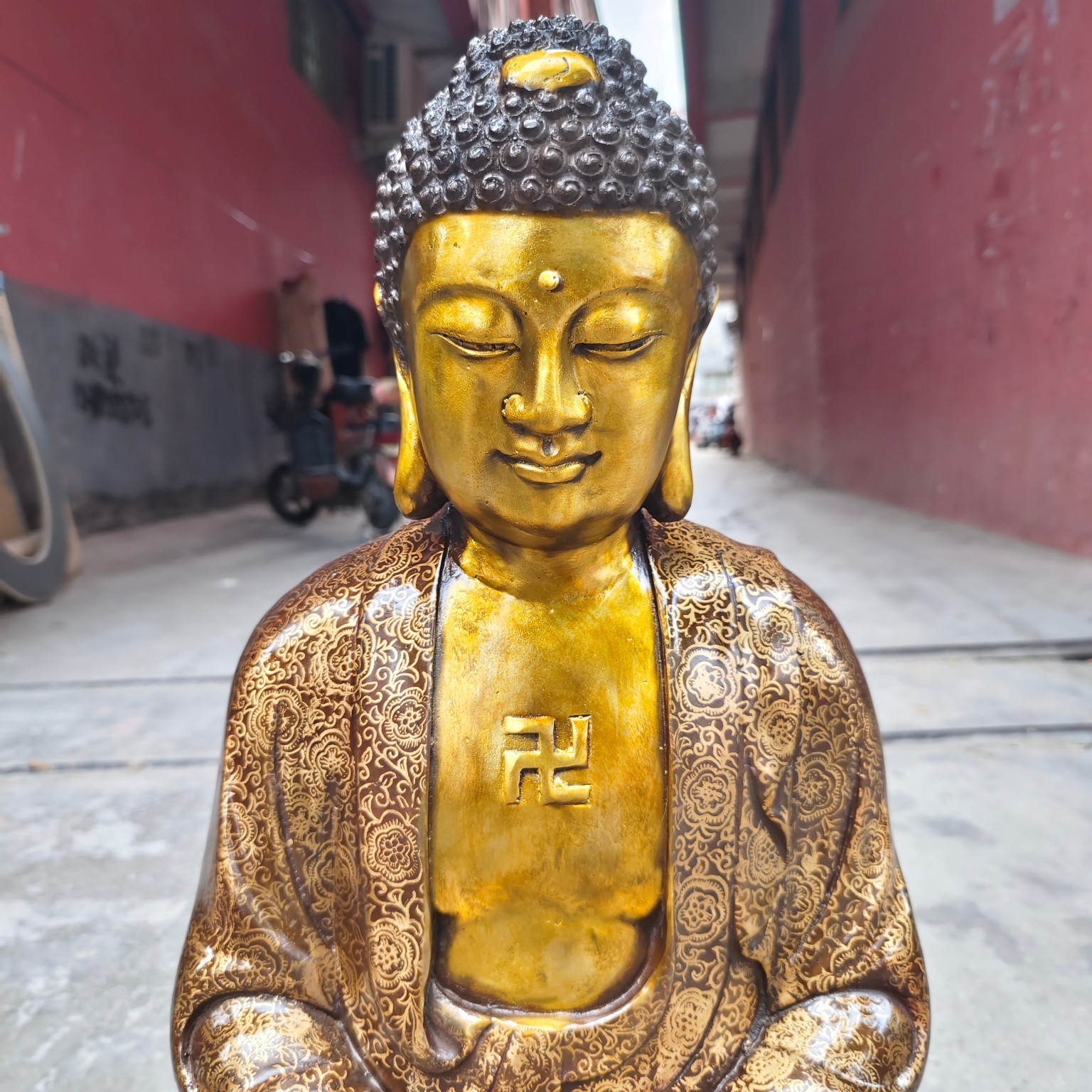 中式佛像摆件金色莲花底座