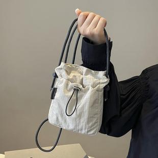 时尚简约小布包包女2025春夏新款潮ins散步手机包轻便单肩斜挎包