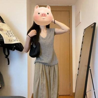 灰色正肩短袖女夏季穿搭2025新款宽松v领t恤独特小上衣设计感小众