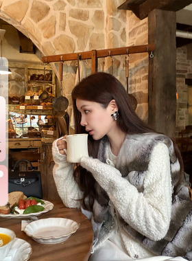 IUIU阿晶家1/20 20:00 100%獭兔毛 限定v领马甲