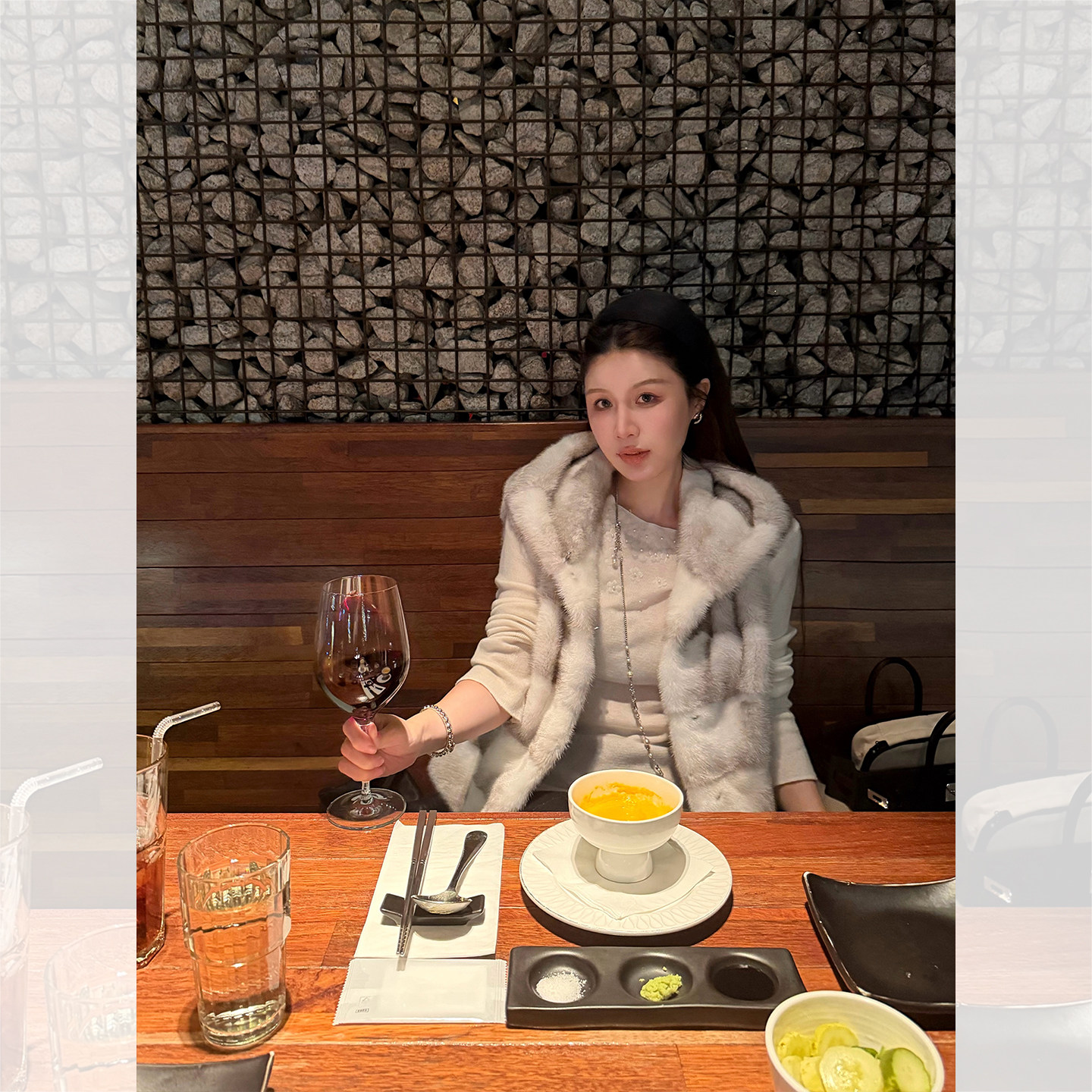 IUIU阿晶家 「隆冬臻享 年度专属色」复古高级感皮草马甲外套女