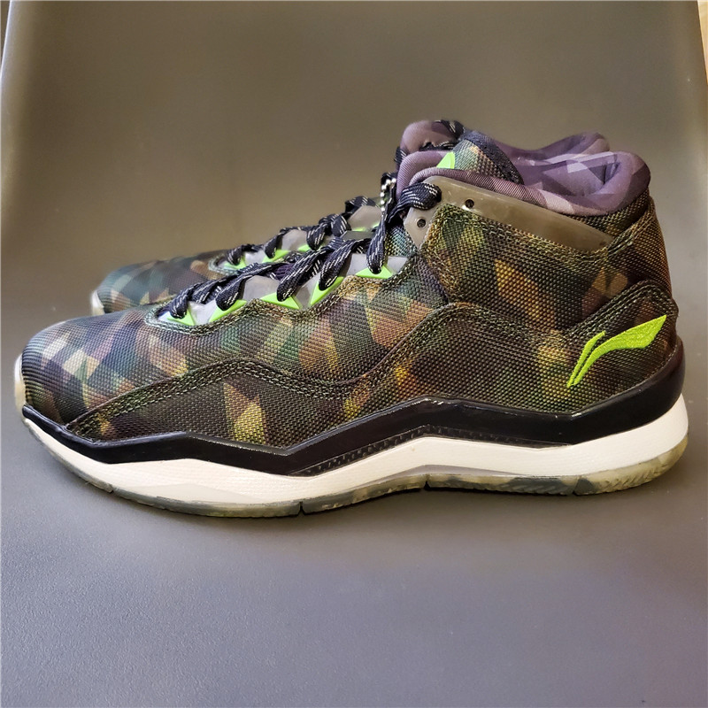 韦德之道WOW3男专业中帮篮球鞋