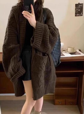 咖色v领麻花毛衣外套女春秋冬欧货慵懒风加厚中长款针织开衫外搭