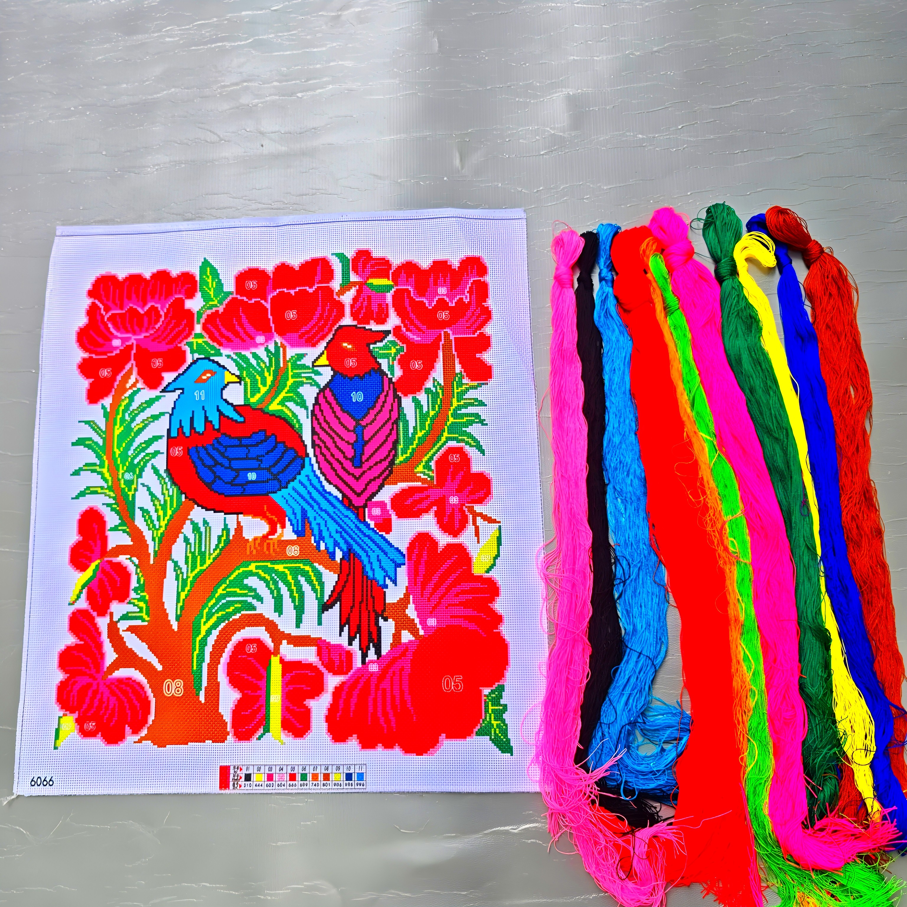 新款婴儿十字绣背带花宝宝背带心绣布配有剪刀针线三股线绣背衫心