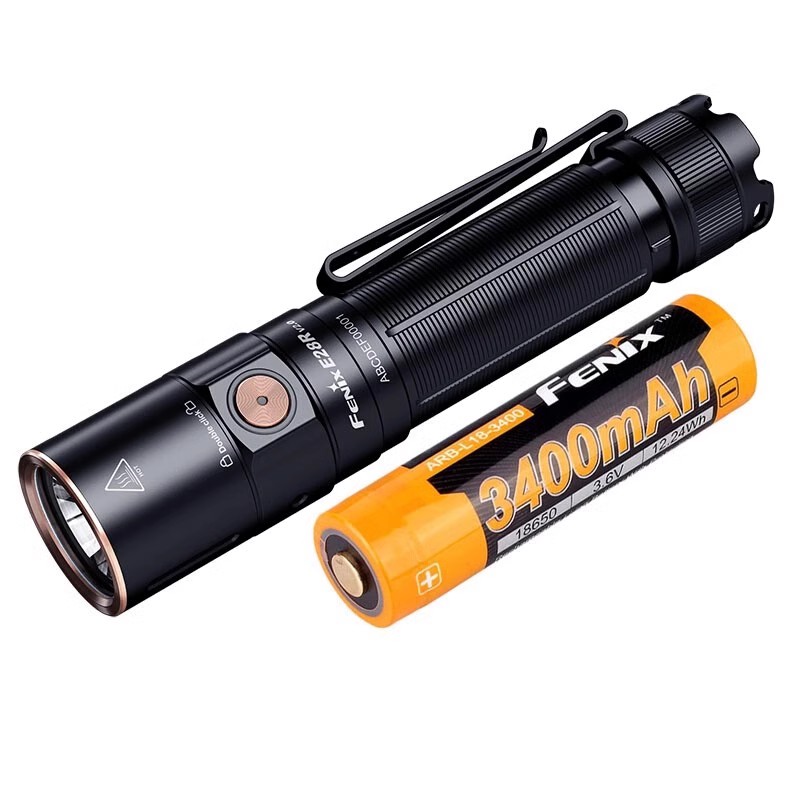 强光远射长续航fenix直充手电筒