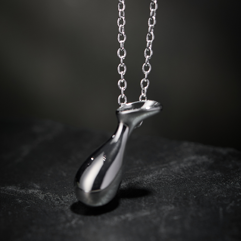 平安顺遂银色净水瓶长款毛衣链