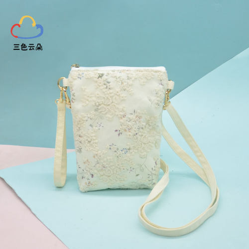 少女竖式冬天可爱萌日系斜挎包