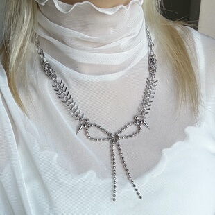 赛博朋克金属风鱼骨铆钉圆珠蝴蝶结项链小众y2k辣妹亚比甜酷ins风