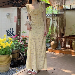 度假花边吊带连衣裙子 法式 碎花中长款 荷叶边裙女性感修身 夏季