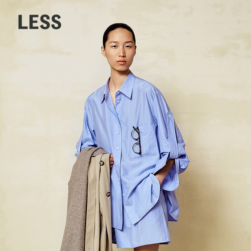 LESS休闲蓝色条纹男友风衬衣
