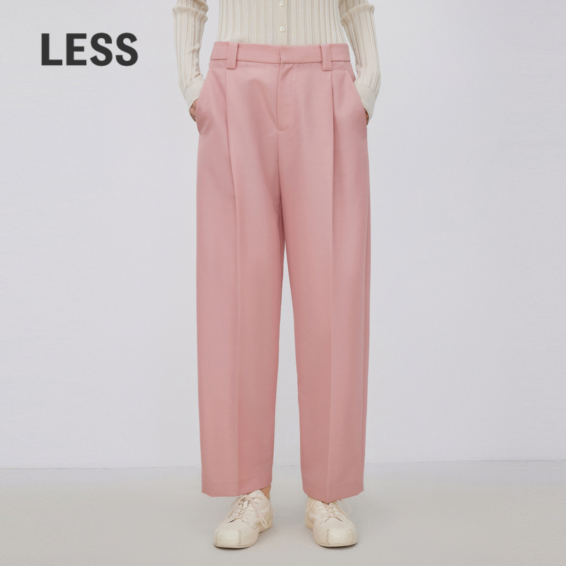 穿着光泽优雅，挺括有筋骨，适合多种场合