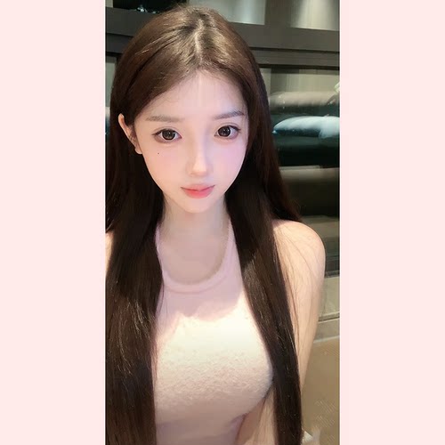 粉嘟嘟辣妹粉色挂脖吊带背心