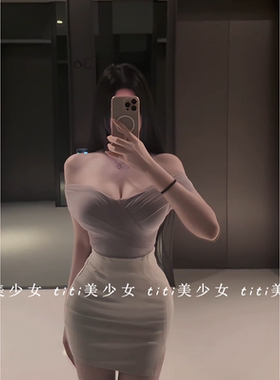 【TiTi美少女】一字肩紫色v领短袖韩系辣妹气质修身收腰露肩上衣