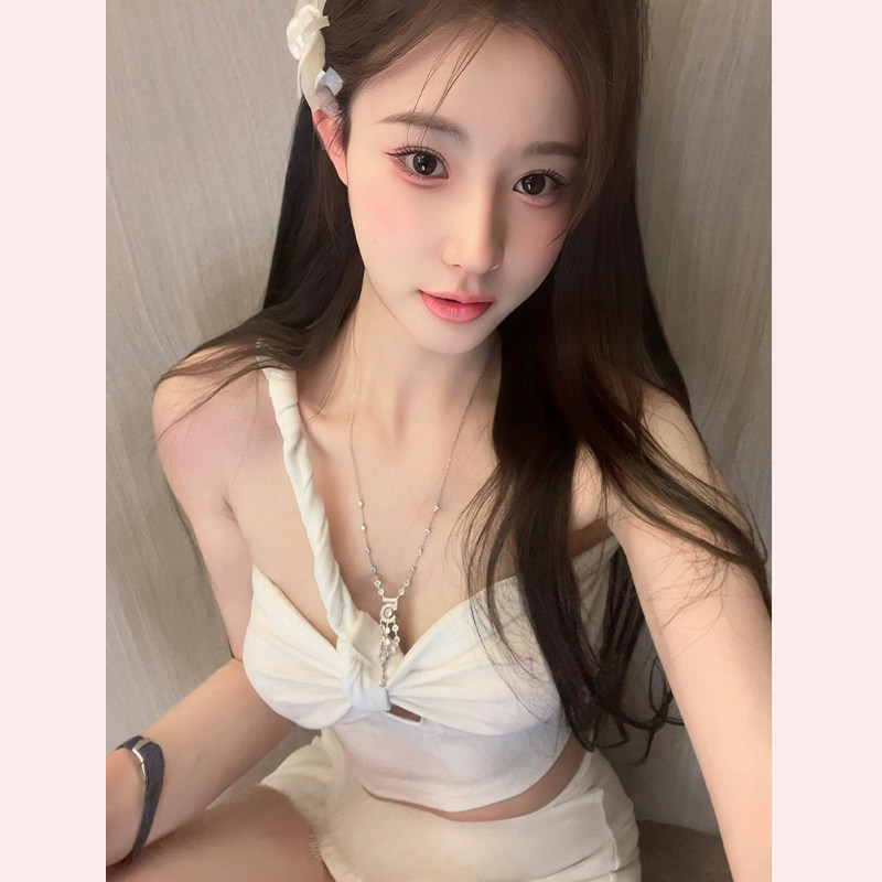 【TiTi美少女】扭结裹胸内搭短款修身漏肩外穿露脐斜挂脖吊带背心,女装/女士精品,大码内搭,淘宝优惠券,粉丝福利购,淘宝优惠卷