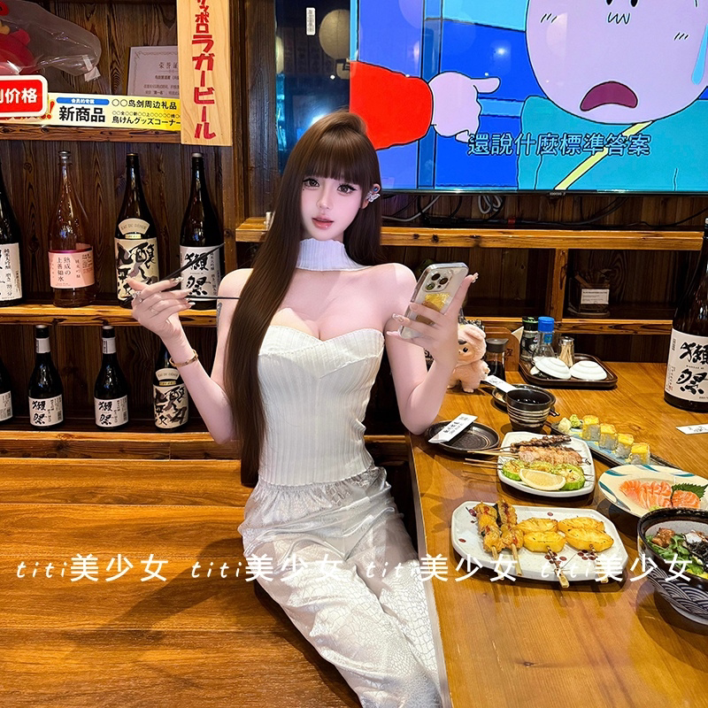 【TiTi美少女】白色辣妹挂脖抹胸背心修身纯欲短款打底针织上衣