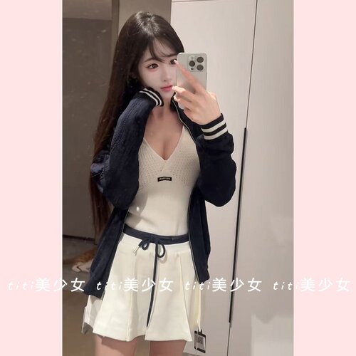 长袖外套针织背心百褶裙套装