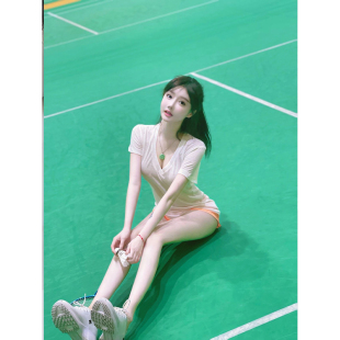 微透打底性感垂感V领短袖 辣妹风高级感爆款 T恤女 新款 纯欲2023春季