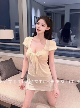 纯欲小飞袖短款收腰针织上衣