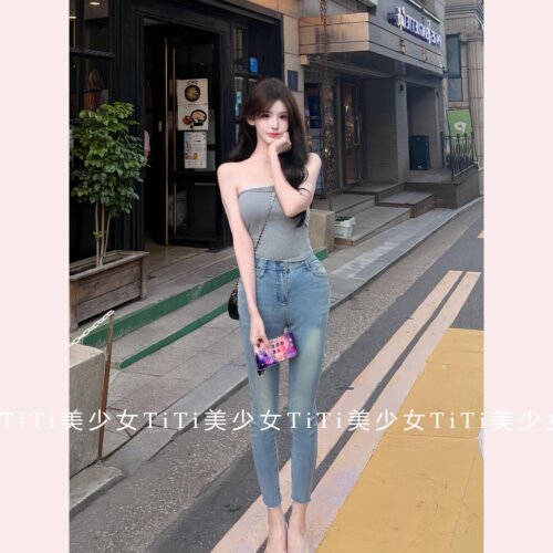 短款上衣/丰胯高腰牛仔小脚裤