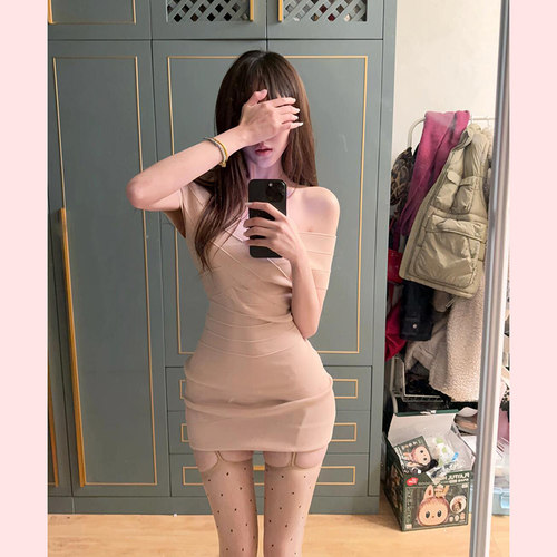 交叉针织连衣裙一字肩包臀裙