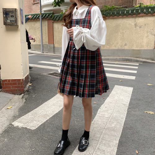 Real price ~ student sweet pleated Plaid strap skirt + lace up bow chiffon shirt