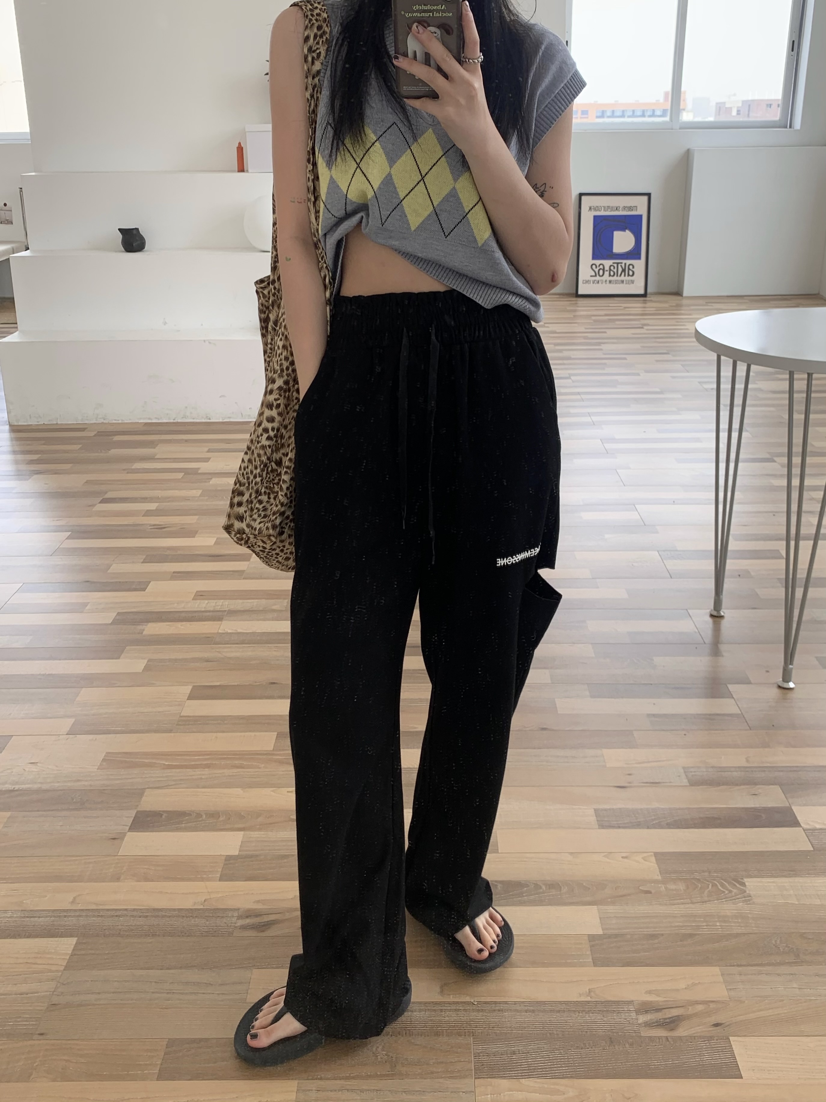 Real shot real price ~ leisure sports pants women's summer tide Korean loose student straight wide leg pants hole pants