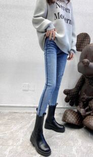 网红欧货2020冬加绒侧阴影水洗裤线水钻浅蓝清爽小脚牛仔裤靴裤女