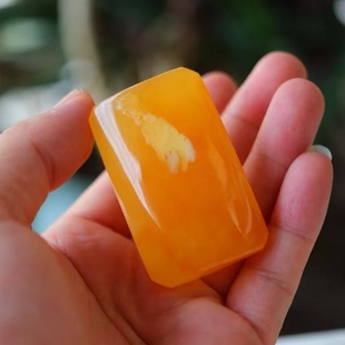 天然俄料蜜蜡高品质鸡油黄无事牌吊坠挂件文玩收藏珠宝饰品 正品