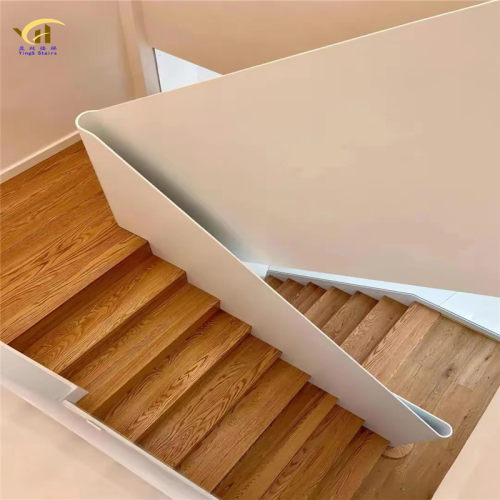 盈双楼梯扶手安全牢固现代轻奢