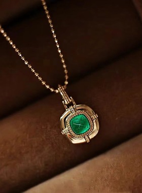 新中式小方糖仿祖绿色糖塔吊坠项链女法式复古轻奢高级锁骨链小众