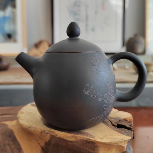 云南建水紫陶茶壶 全手工雕刻 普洱茶壶 硬陶艺雕安顺刻陶仕女图