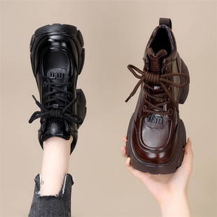 时尚 新款 百搭英伦风炸街小短靴 2025冬季 小个子增高厚底马丁靴女款