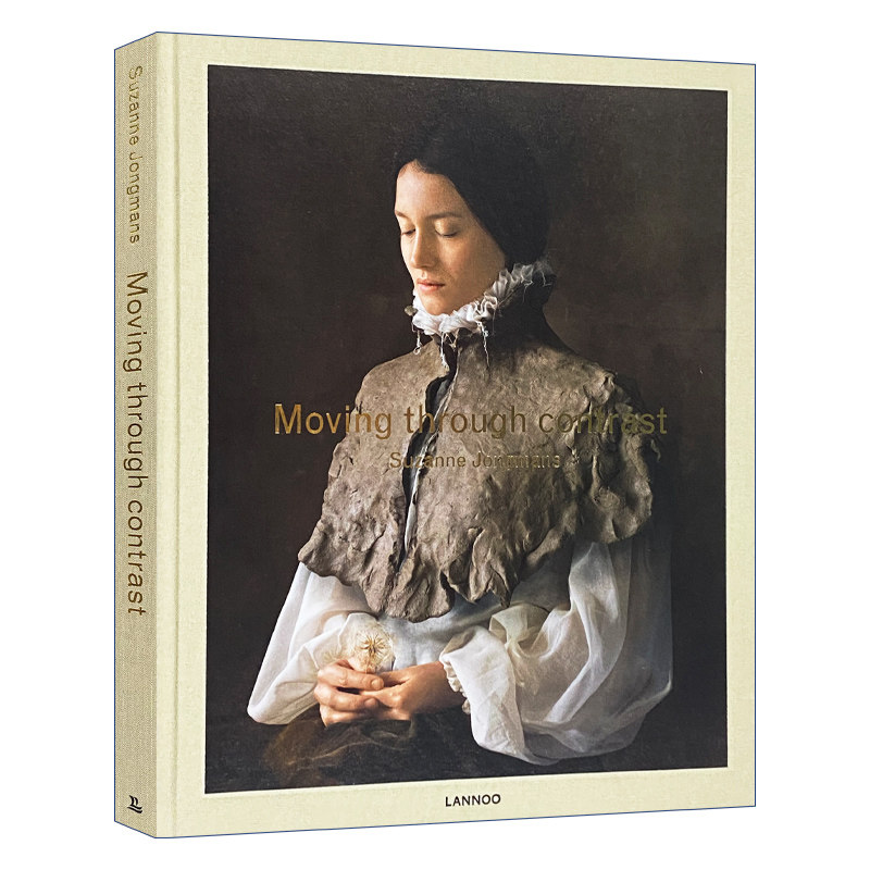 英文原版 Moving Through Contrast 荷兰摄影师苏珊娜·琼曼斯 用回收材料制作文艺复兴时期服装 精装 英文版 进口英语原版书籍