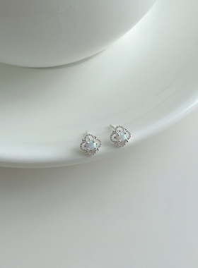 S999银针欧泊石耳钉简约轻奢时尚