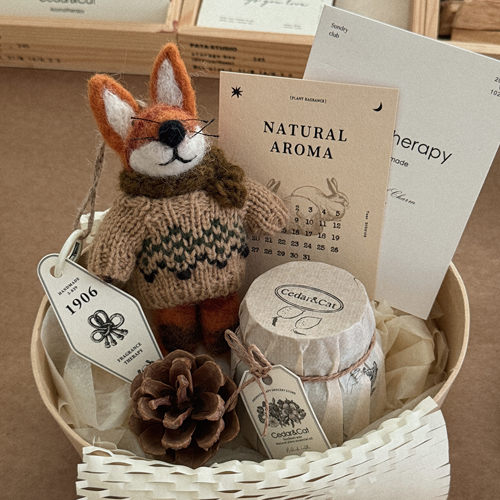 雪松和猫香薰蜡烛送礼物