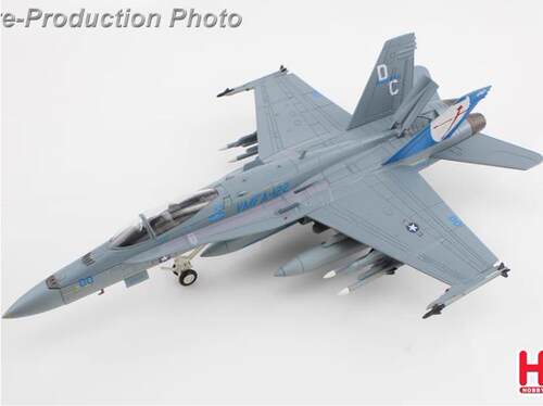 收藏家 HM HA3579 1/72 F/A-18C 战斗机 VMFA-122 十字军战士