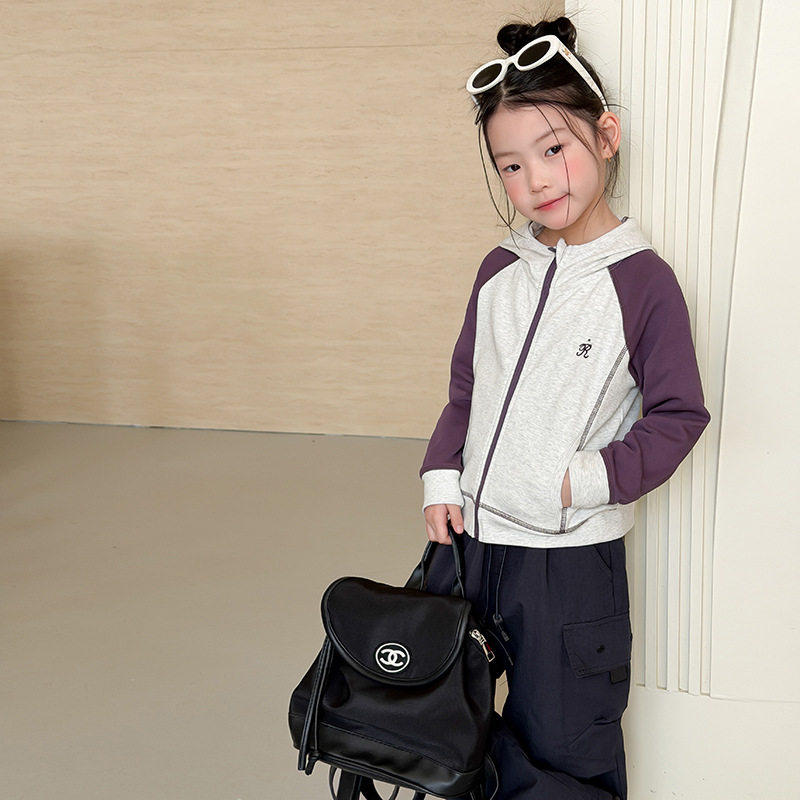 Yumi妈儿童短款个性明线拼接撞色上衣女童韩版连帽卫衣外套26A044