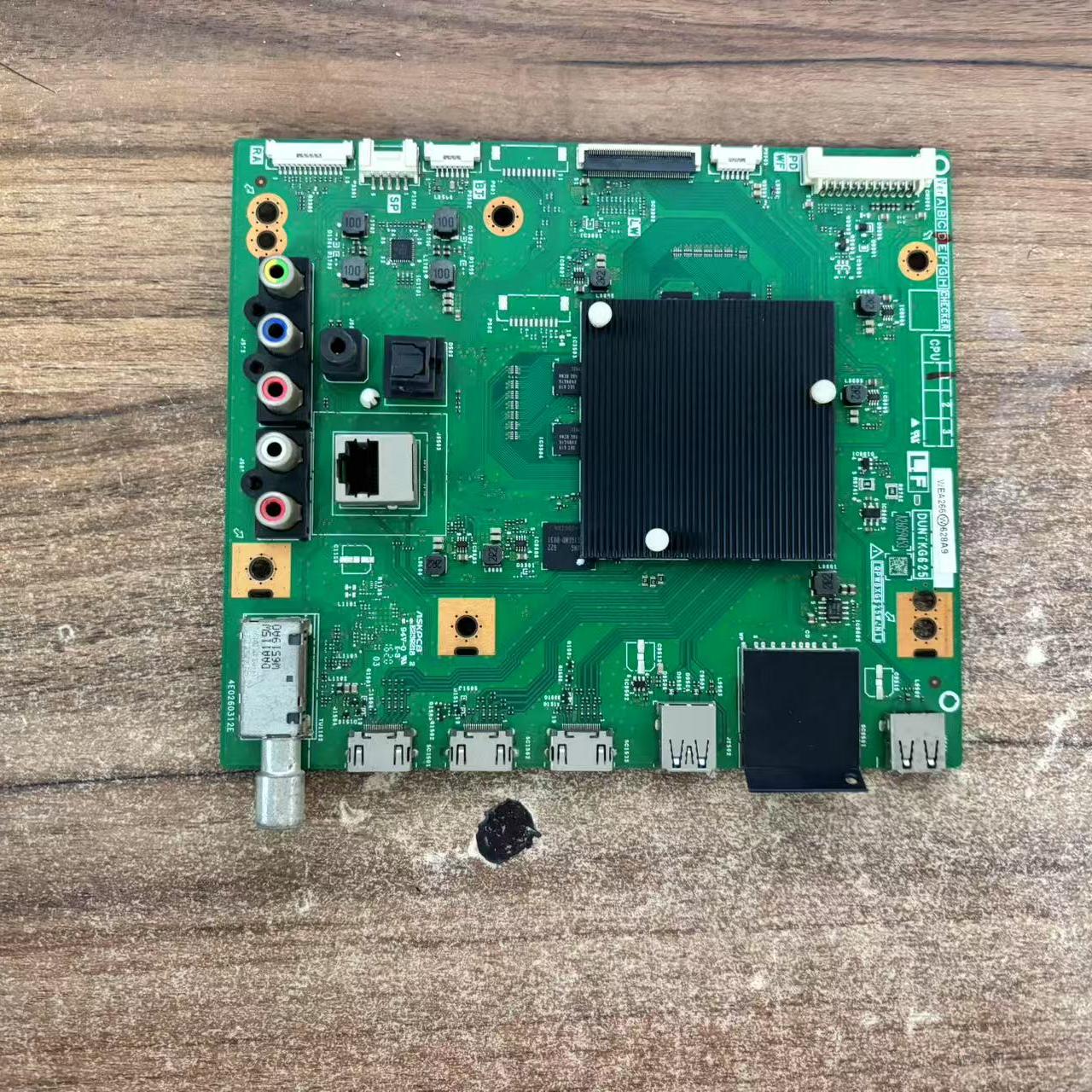 原装夏普 LCD-65DS83A 主板 QPWBXG625WJN1 屏 V650DJ4-KS6 实物