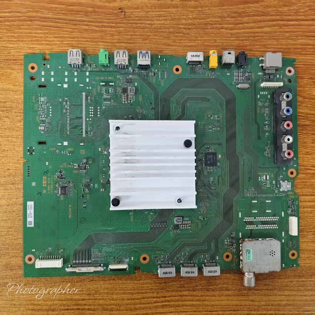 原装索尼KD-65Z9D液晶电视主板1-980-838-11配屏YD6S650DNN01实拍