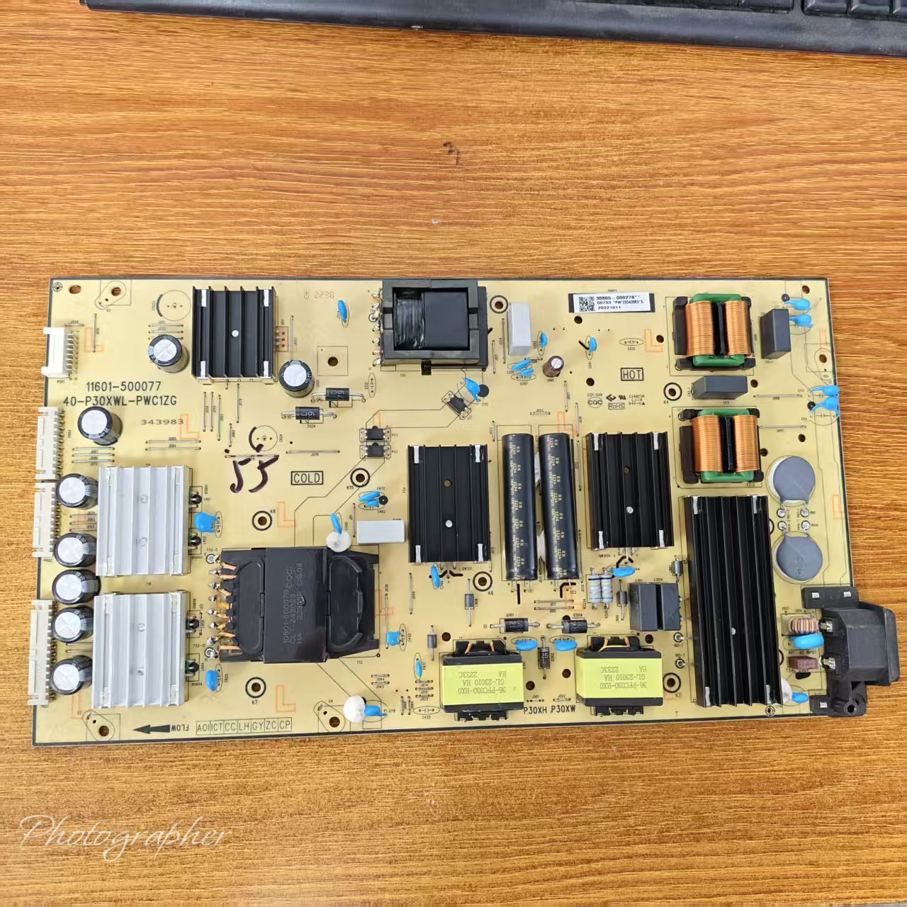 原装TCL 55V8G 55T7G电源板11601-500077 40-P30XWL-PWC1ZG实物图