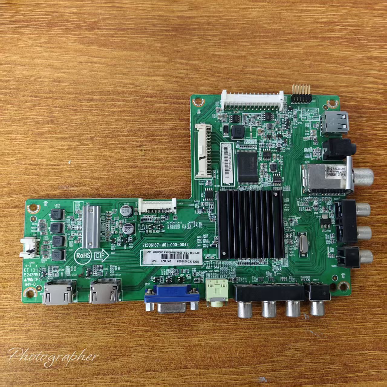 海尔 LE46G3000主板715G6187-M01-000-004K屏TPT460H1-WU2200实拍