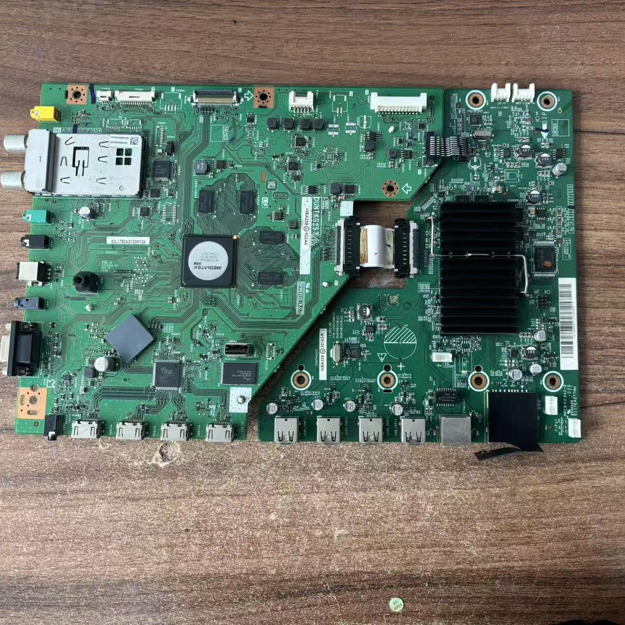 实图夏普LCD-60LX750A主板QPWBXG257WJZZ屏JE600D3GV2AT