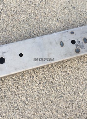 北京汽车b40LPLUS BJ40PLUS横梁 纵梁 大梁