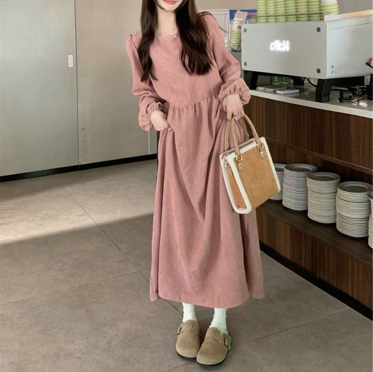 搭秋冬灯芯绒内灯笼长裙垂法式长袖打底坠感连衣裙休闲褶皱女宽松