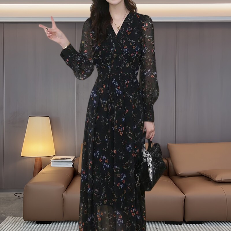 胖mm黑色碎花V领连衣裙女春秋季大码气质收腰显瘦百搭A字长裙子潮